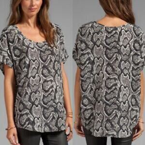 Joie Silk Blouse Women XS Gray Snakeskin Print SS Round Neck Pullover Delicate